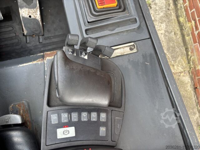 Electric 4-wheel forklift Caterpillar 2EP5000