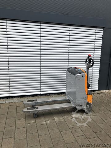 Electric Pallet Trucks Still EXU16