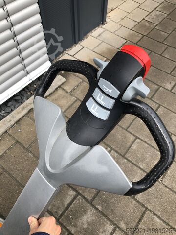 Electric Pallet Trucks Still EXU16