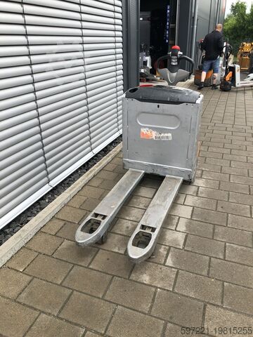 Electric Pallet Trucks Still EXU16