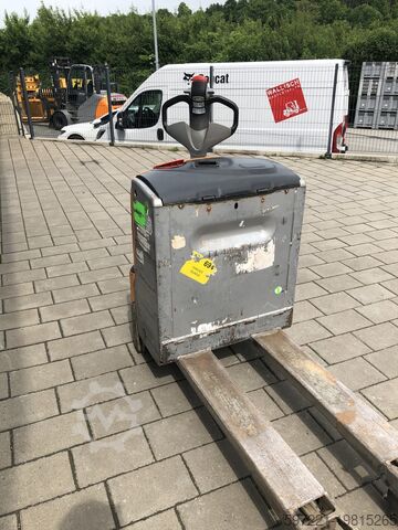 Electric Pallet Trucks Still EXU16