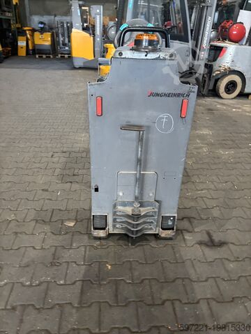Schleppfahrzeuge Jungheinrich EZS130 Lithium