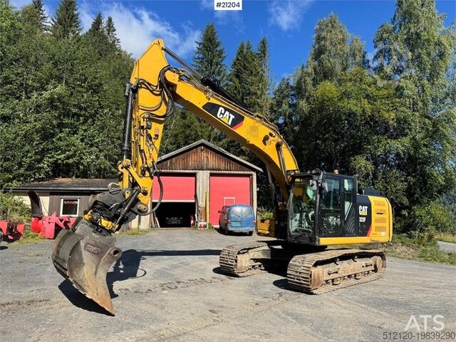 Crawler excavator Caterpillar 323FL