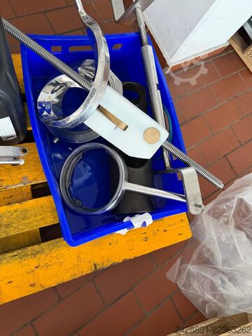 Vacuum stuffer with a wolf VEMAG HP30E