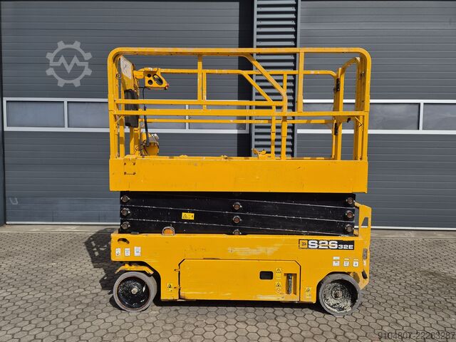 Scissor lift JCB S2632E, Year 2018, 10.1m Workingheight