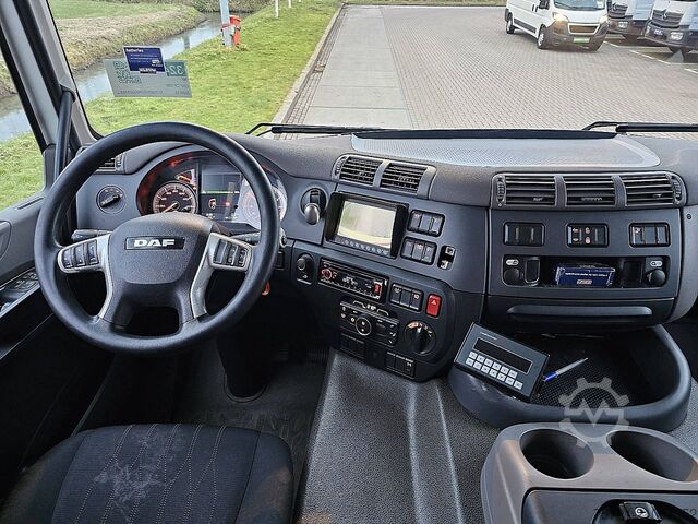 Tarpaulin DAF CF 260 19T TAILLIFT AIRCO