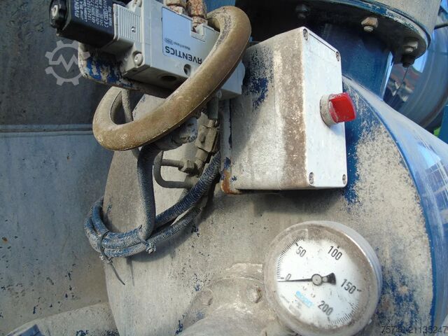 Saugfahrzeug Volvo FM 340 + NAAKTGEBOREN 15.000L + 8x4 + tipper