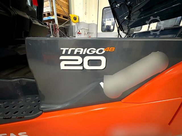 Electric 3-wheel forklift Toyota 8FBE20T