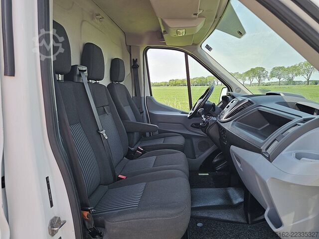 High-roof van FORD TRANSIT