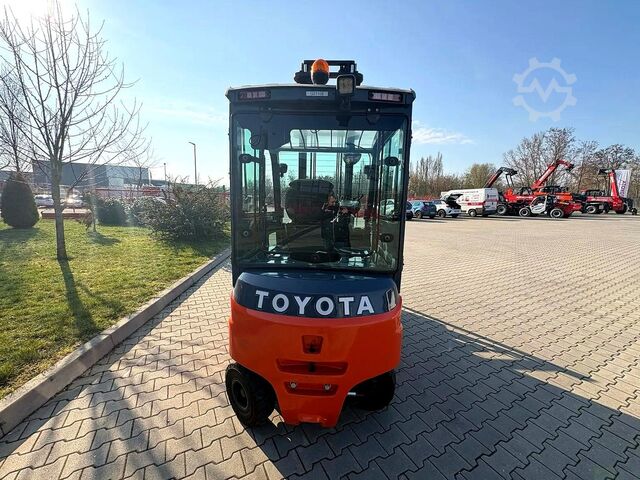 Electric 4-wheel forklift Toyota 8FBMT25