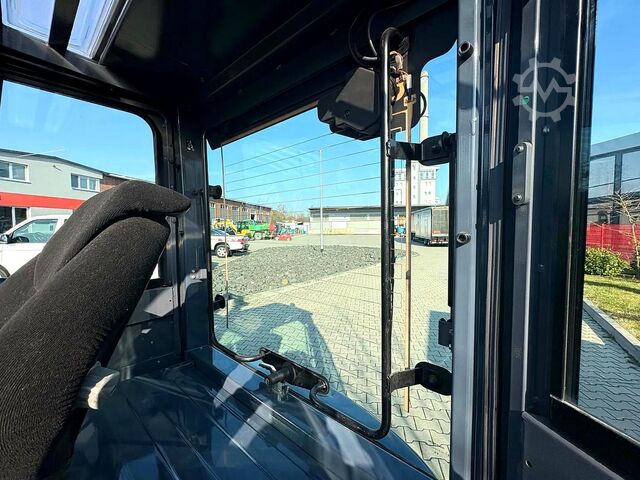 Electric 4-wheel forklift Toyota 8FBMT25