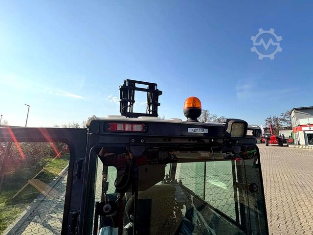 Electric 4-wheel forklift Toyota 8FBMT25