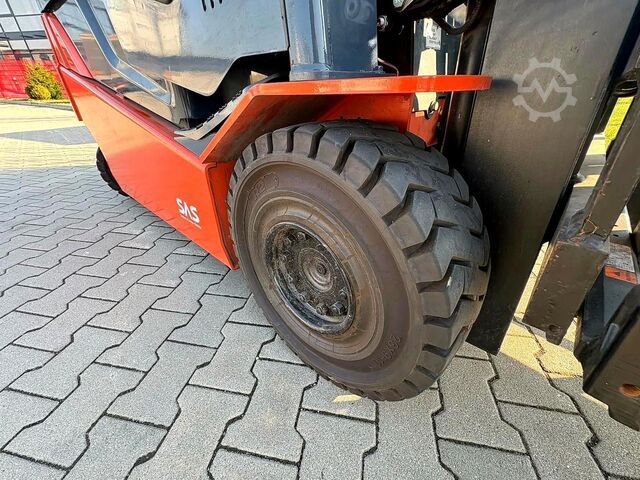 Electric 4-wheel forklift Toyota 8FBMT25