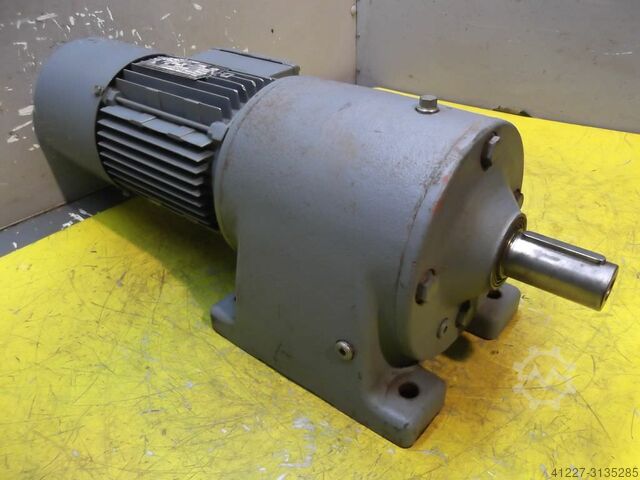 Gear motor 0.15/0.6 kW 23/100 rpm SEW-EURODRIVE R60DT80N8/2BM/HF/TF