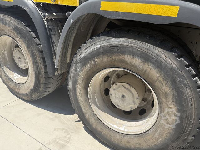 Concrete mixer truck Iveco Trakker 410T50 CIFA 13cbm 8x4 40Ton