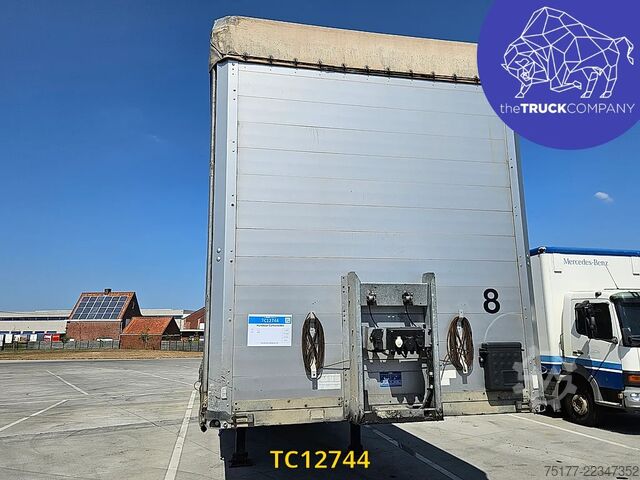 Sliding tarpaulins Humbaur 