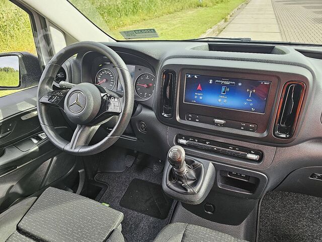 High-roof van MERCEDES-BENZ VITO 116 L2 Mbux Navi Camera!