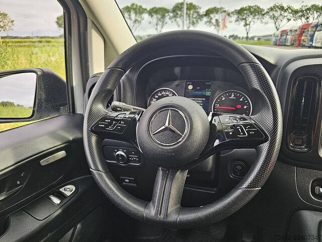 High-roof van MERCEDES-BENZ VITO 116 L2 Mbux Navi Camera!