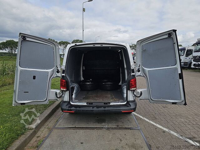 High-roof van VOLKSWAGEN TRANSPORTER 2.0 TDI L1H1 Navi Automaat