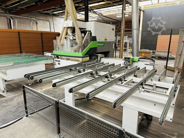 Bearbeitungszentrum mit Durchlauf BIESSE SKIPPER 130