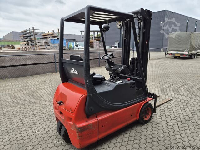 Gabelstapler Linde E16C, Triplex, Freelift & Sideshift.