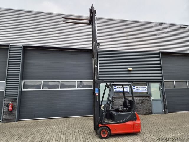 Gabelstapler Linde E16C, Triplex, Freelift & Sideshift.