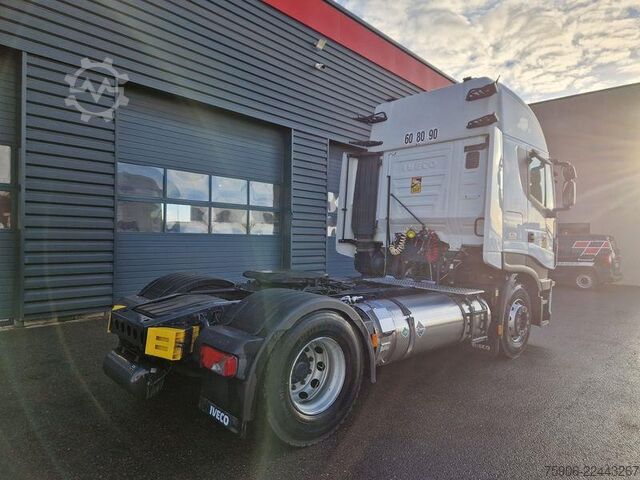 Standard tractor unit Iveco Stralis