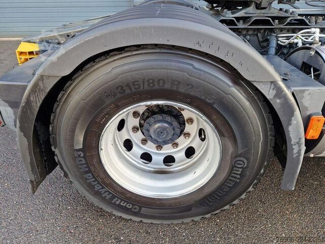 Standard tractor unit Iveco Stralis