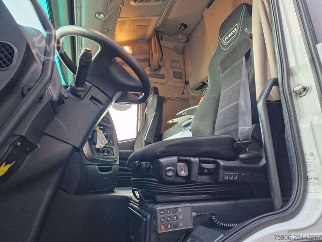 Standard tractor unit Iveco Stralis