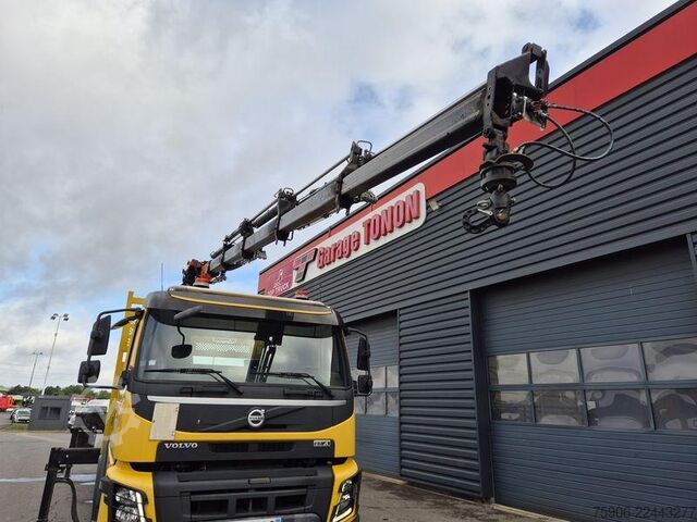 Flatbed truck Volvo FMX
