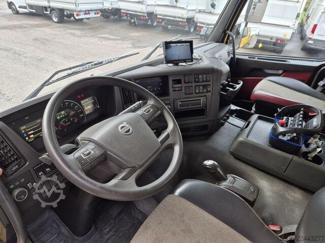 Flatbed truck Volvo FMX