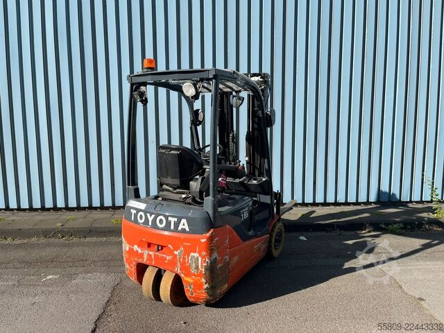 Electric 4-wheel forklift Toyota 8FBEK16T