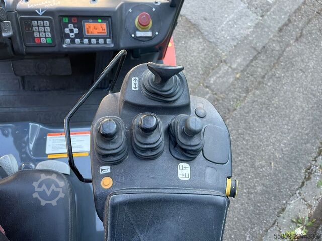 Electric 4-wheel forklift Toyota 8FBM20T