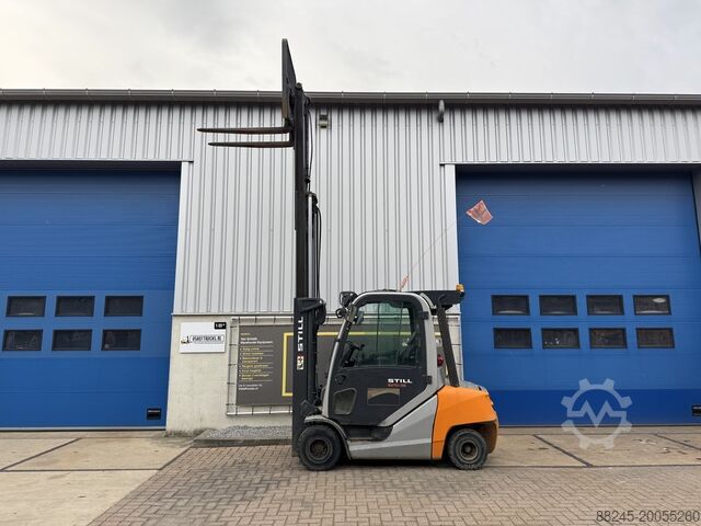 VS-22370 Triplex diesel forklift Still RX70-35 year 2019 with sideshift STILL RX70-35