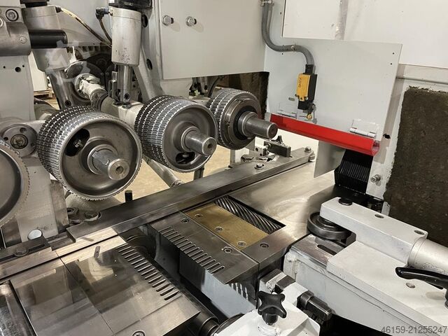 Hobel- und Kehlautomat Weinig Powermat 2400  (7 spindle 50mm)