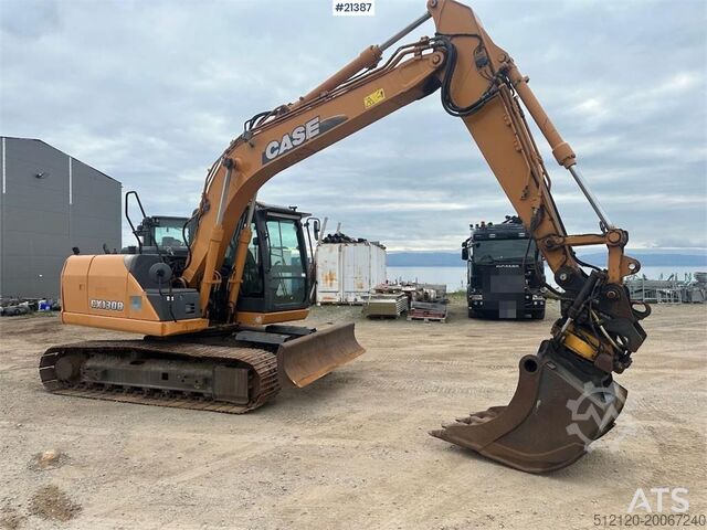 Crawler excavator CASE CX130B excavator w/rototilt and two buckets. WATCH