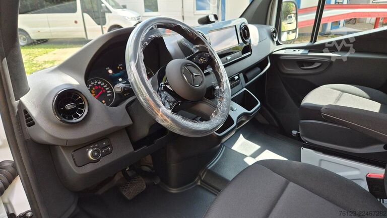 Minibus MERCEDES-BENZ Sprinter 3 Stock, Handicap Flexiboden Mobility23