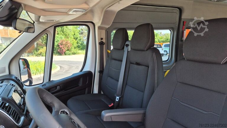 Minibus FIAT 2x  Opel Movano 18 SS  in Stock Fiat Ducato