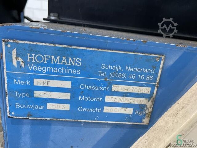 Sweep and vacuum machine HMF 416