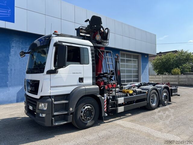 Hooklift truck with crane MAN TGS 26.470