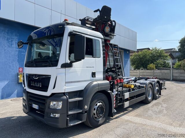 Hooklift truck with crane MAN TGS 26.470
