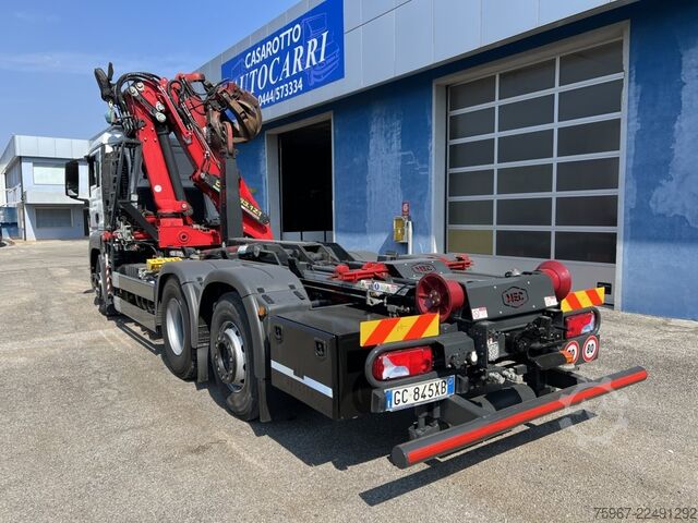 Hooklift truck with crane MAN TGS 26.470