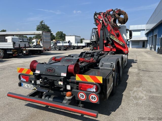 Hooklift truck with crane MAN TGS 26.470