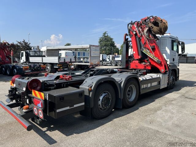 Hooklift truck with crane MAN TGS 26.470