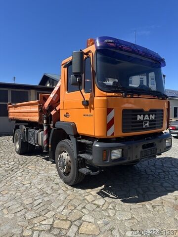 Three-way tipper van man ME 18.250,4x4, 3-S-Ki.,Atlas-Kran 105.2, AHK