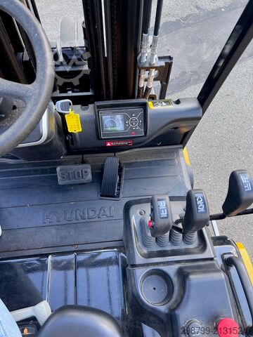 Elektro 4 Rad-Stapler Hyundai 30B-9U