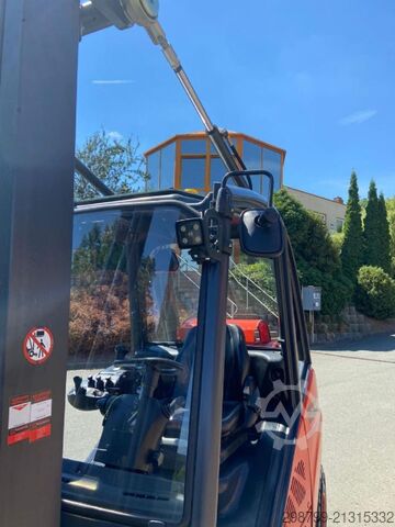 Treibgasstapler Linde H 30 T - 393