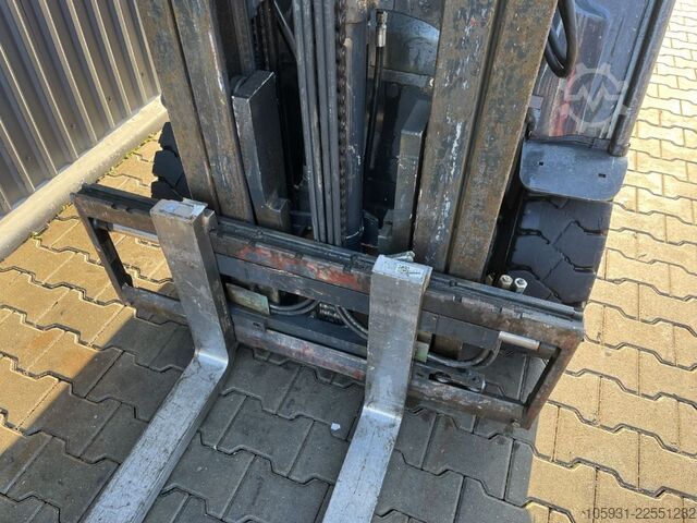 Electric 4-wheel forklift Linde E25H-01/600