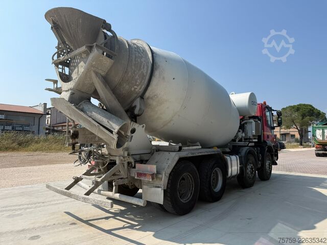 Wechselfahrgestell LKW Iveco Trakker 410T45 Wechsel BETON+KIPPER 40T