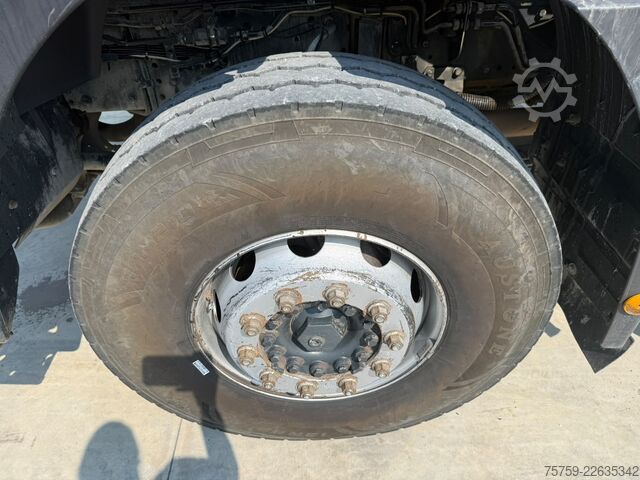 Wechselfahrgestell LKW Iveco Trakker 410T45 Wechsel BETON+KIPPER 40T